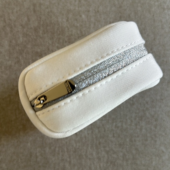 DIOR Cosmetic Pouch - Picture 6 of 10